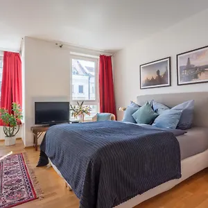 Schoenes In Downtown Mitte Mit Balkon Appartement Berlijn